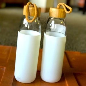 White glass/silicone water bottle